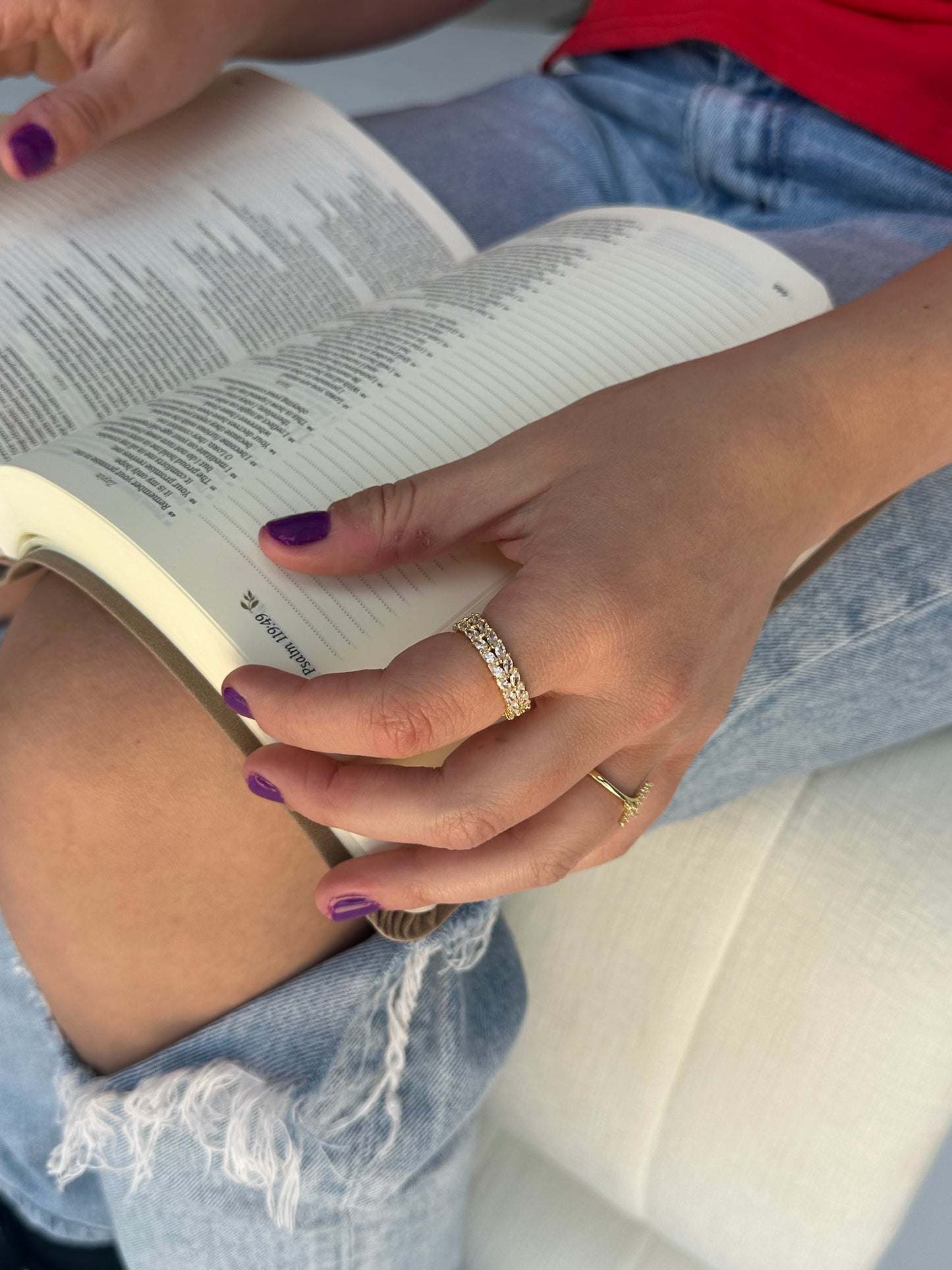 Gold single cross ring