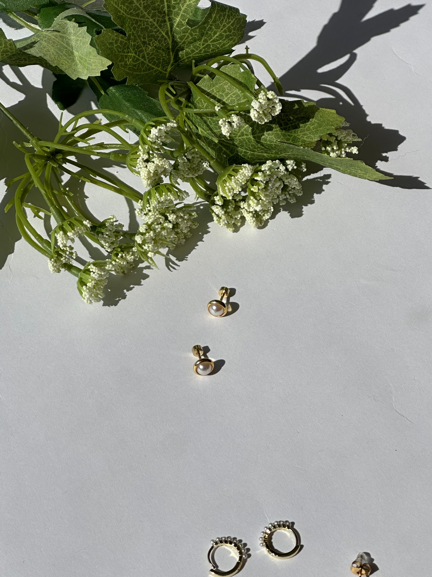 Pearl Screw Studs